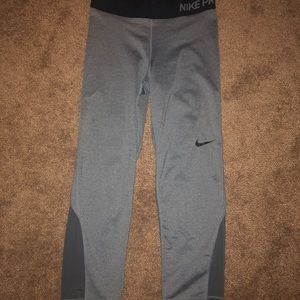 Women’s Nike Pro Crop leggings